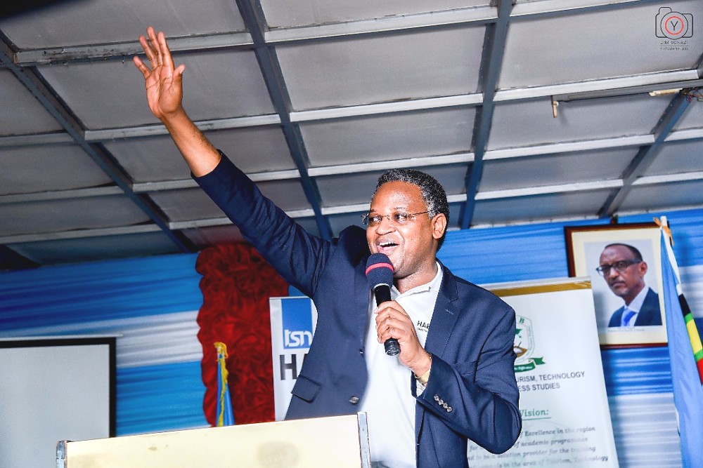 Mhariri Mtendaji wa Kampuni ya Magazeti ya Serikali (TSN), Dk. Jimmy Yonaz akizungumza.